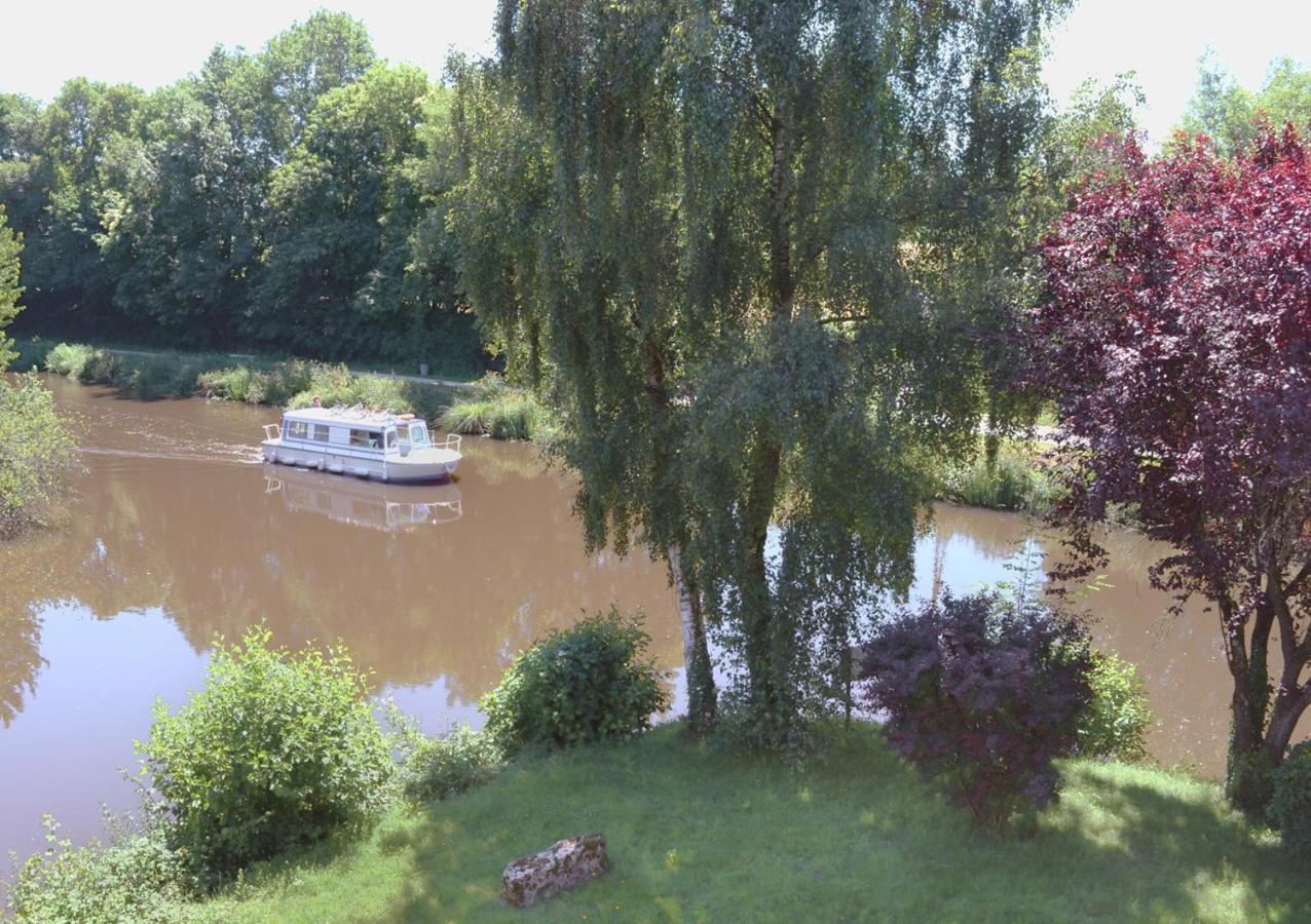 Le Moulin Du Mottay Bed and Breakfast Évran Eksteriør billede